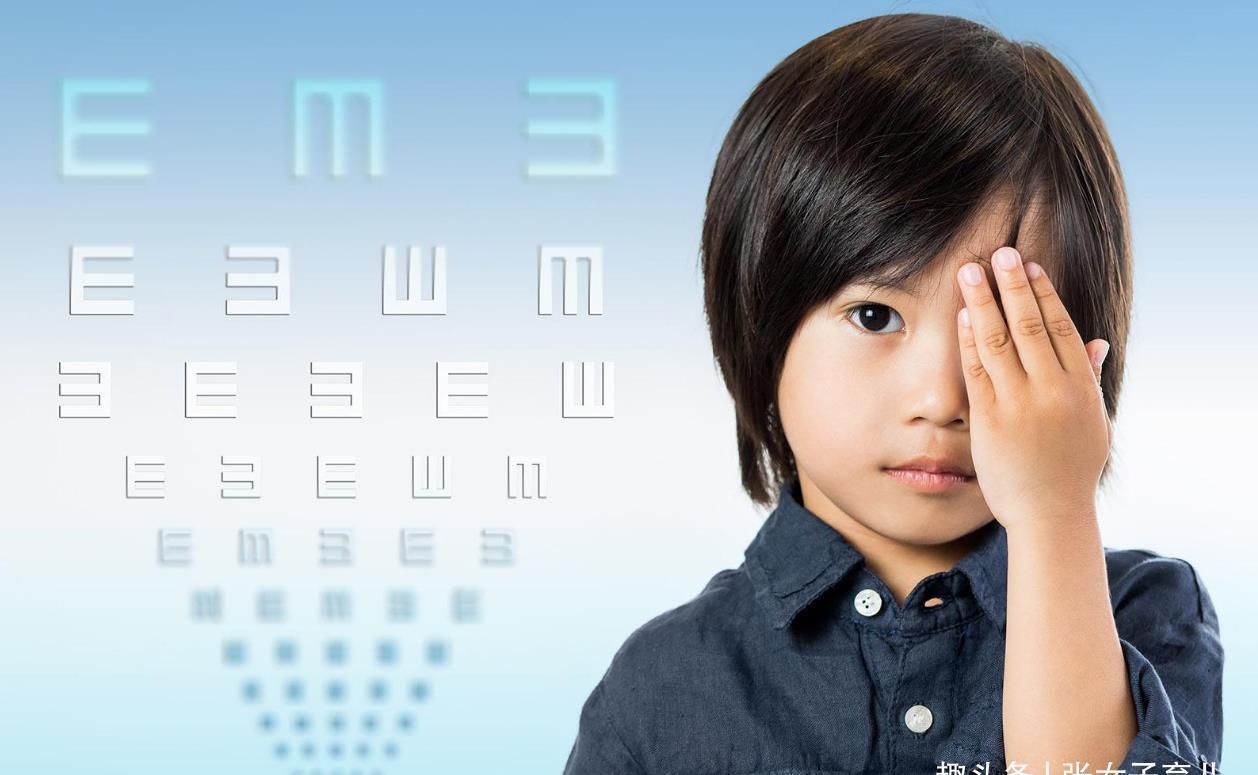 张女子|孩子近视,爸爸不许配眼镜,配一次摔一次,眼科医生:真是太无知