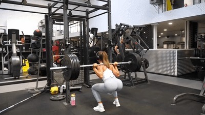 臀部|41岁泰国辣妈，拥有D罩杯腹肌翘臀性感迷人，满满少女感而爆红