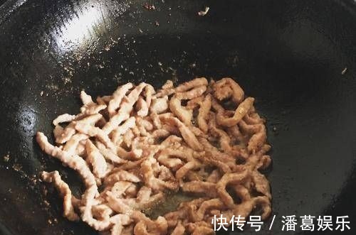 不管炒什么肉,万万不能直接下油锅,多加这1步,更香更嫩滑
