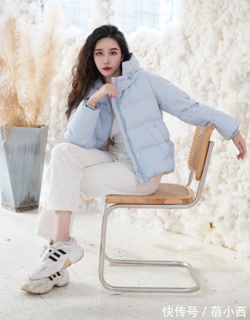 内搭 “羽绒服”怎么穿才不丑?内行人都知道,选对内搭和下装才是关键