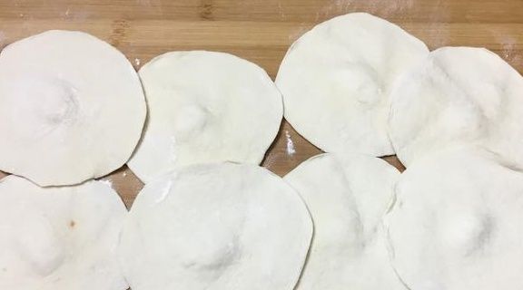 香菇|老阿姨手把手教您在家蒸包子，3个小诀窍，包子又白又松软