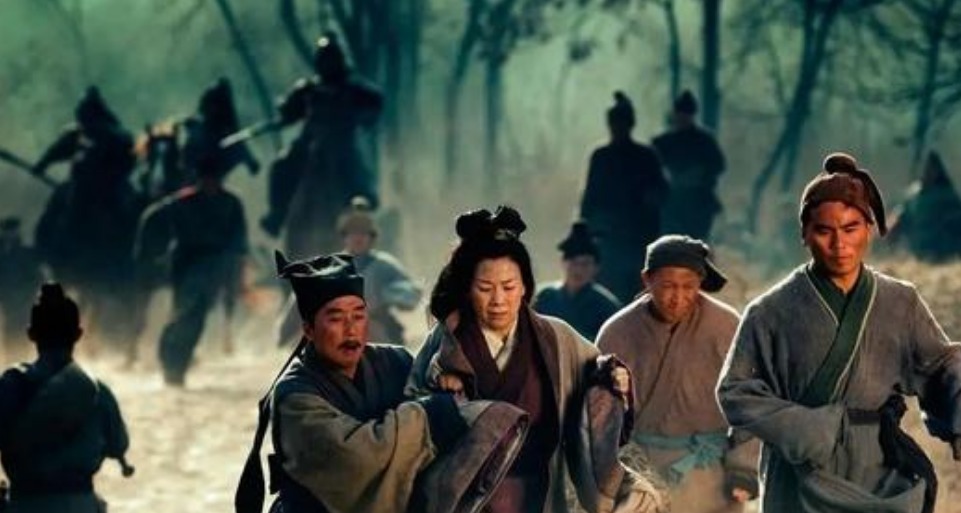 高明|刘备给将军分房子，赵云却1间都不要，50年后发现其高明之处