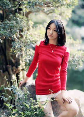  搭配|街拍：稳重韵味十足的小姐姐，搭配有致性感时尚美丽个性！