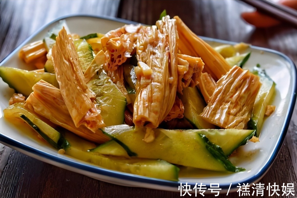 汤匙|女性不想老太快,推荐吃3种美食,润肤养颜,延缓衰老,滋补身体