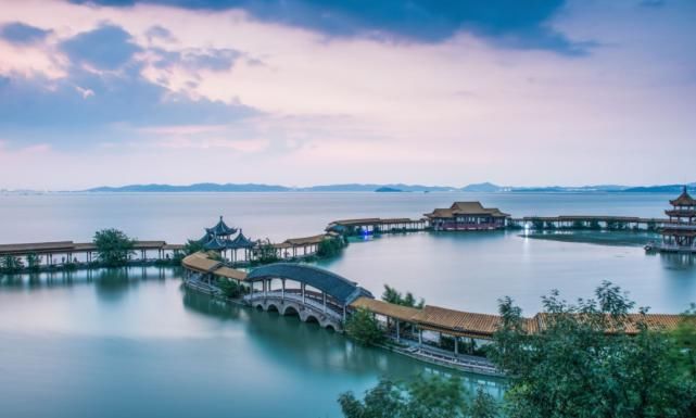 中国河流最多的城市，纵横约2万条，有“东方威尼斯”的美誉