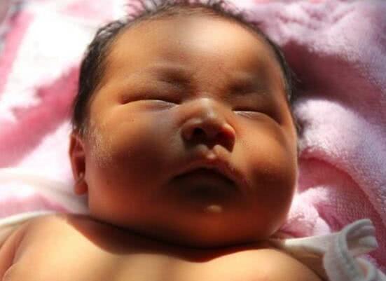 营养物质|孩子出生后出现黄疸,多半是孕期时的坏习惯导致,要留心!