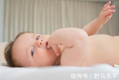 生活环境|4个月的宝宝，如果已经掌握5个“本领”，说明大脑发育水平达标