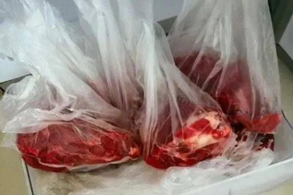 猪肉|冰箱里拿出来的肉,不要再用清水泡了,教你一招和新鲜的肉没区别