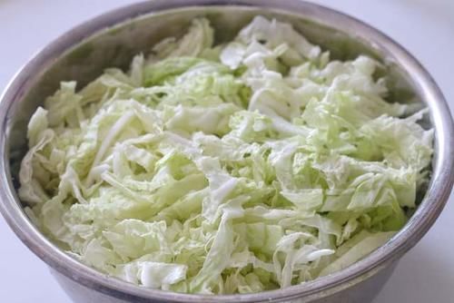 酸菜|想吃东北酸菜，现在腌制也不晚，教你简单做法，想失败也不容易