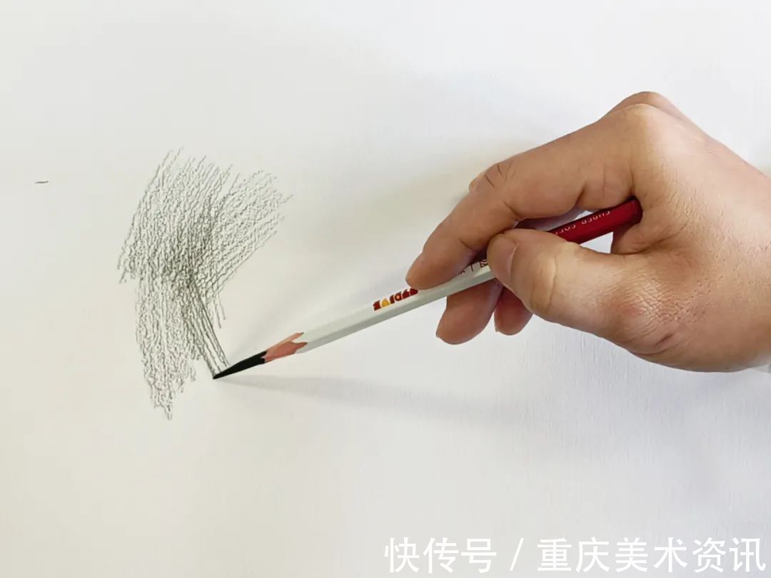 笔带&美术生初学者,素描应该用什么笔?