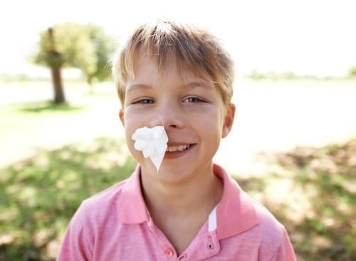 鼻腔|孩子经常流鼻血预示身体出现哪些问题呢?医生详细告诉你