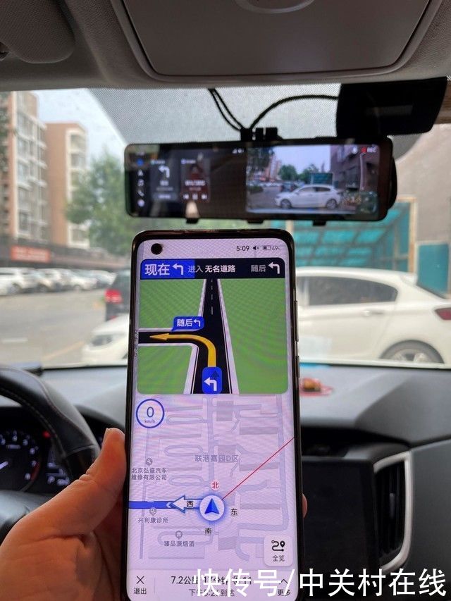 后视镜|华为手机应用跨屏使用 盯盯拍智慧后视镜S5评测