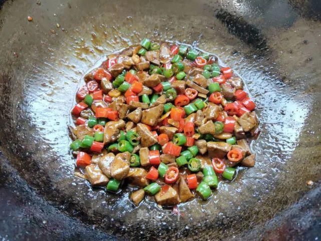 不会炒猪肝的,一定要像这样炒鲜香滑嫩,非常好吃,超级下饭哦