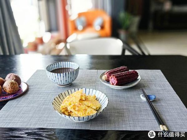 好吃|剩米饭别做蛋炒饭了，加这几样做煎饼，又香又好吃，太惊喜