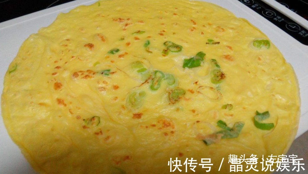 四位保姆来应聘，阿姨让用鸡蛋做一道菜，看到最后一位直接通过