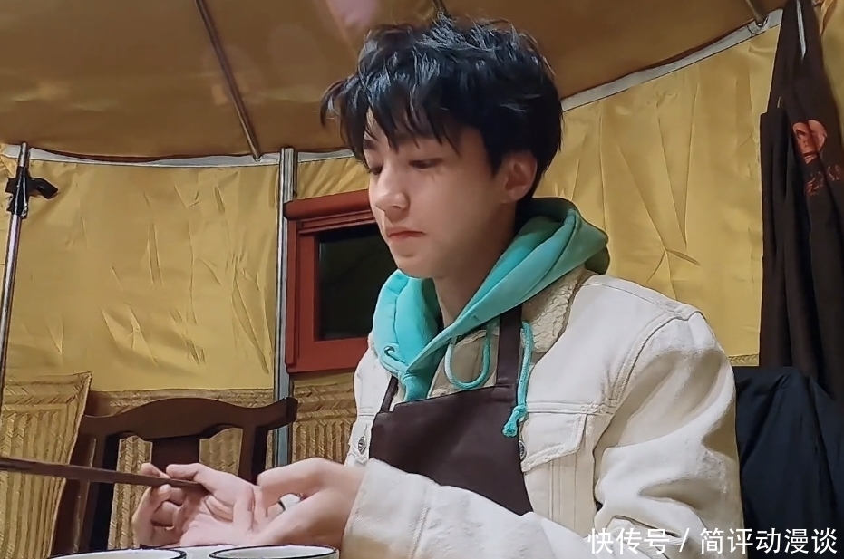 《恰好是少年》:赌上男人的尊严吃辣锅,不曾想集体被“打脸”