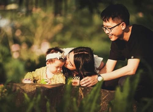 出息|孩子是否有出息，跟家庭教育有关，7种家庭培养的孩子更有出息