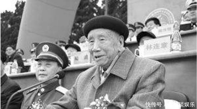 部下|这位国军将领起义时，被部下刺18刀没死，后成我军首任特种兵司令