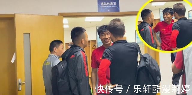 袁甲|备受认可!解说员赞郑智对比卡纳瓦罗,一下子就知道谁行谁不行