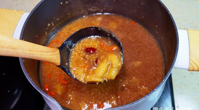 冬天常喝这碗粥,面色红润不显老,成本才几块钱,营养滋补又养胃