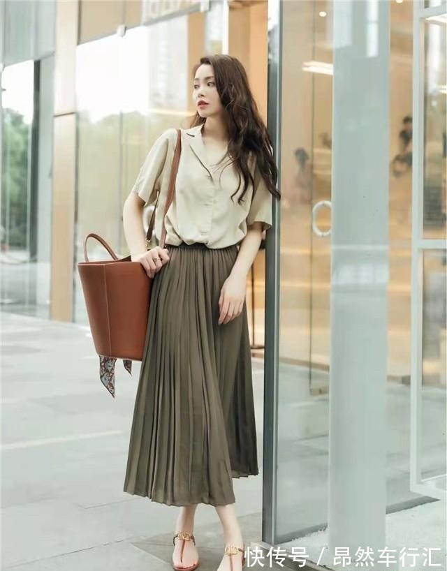 搭配 中年女性穿衣,“下半身”搭配很重要,避开这3个雷区才能不出错