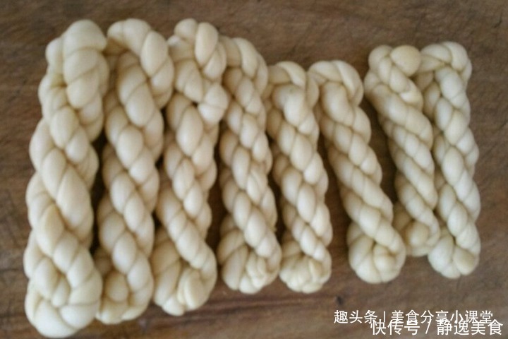 想吃麻花别再出去买了，试试此做法，外酥里软，零添加，特好吃