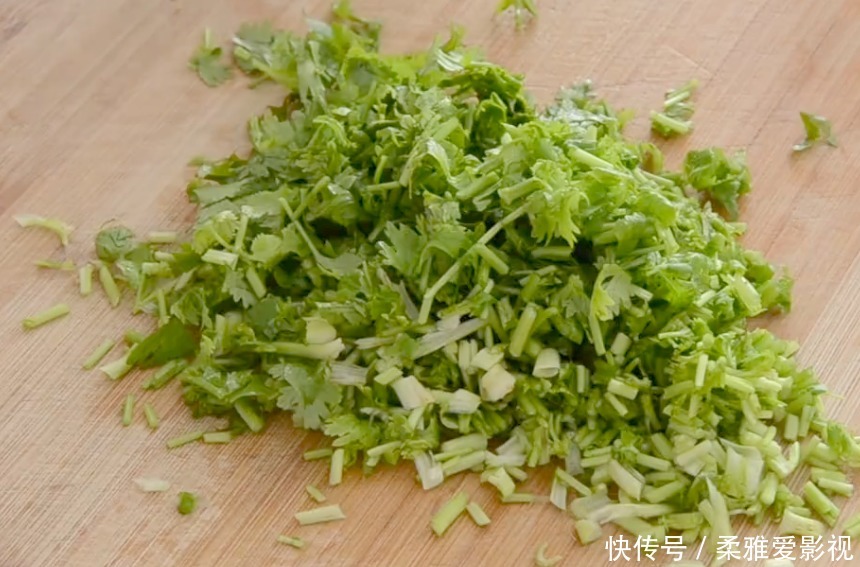 用水|买根大萝卜回家做“素丸子”,不用水不用面,外酥里嫩,鲜香美味