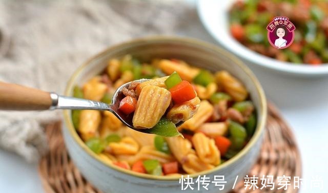 中午和老妈吃的猫耳朵,金灿灿又香又软特入味,没忍住吃了一大碗!