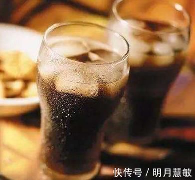 碳酸饮料|4岁女孩呕吐不止，家人以为是感冒，送医后医生喝饮料喝的