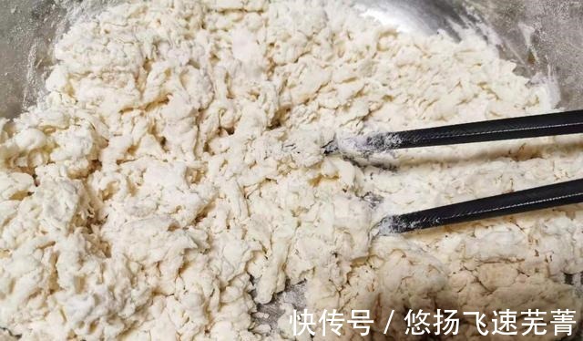 芝士|我的懒人披萨比外卖好吃，不要揉面机，分享手揉披萨饼的详细配方！