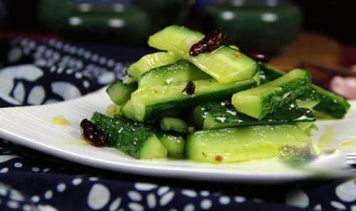  美食精选：三鲜冬笋丝，爆炒鸡杂，有机花菜炒西红柿，炝拌黄瓜的做法