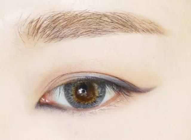 眼妆不会画？这样画让你成为人气王