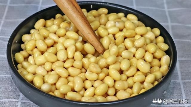 黄豆|黄豆别打豆浆，教你高龄人最爱的吃法，每天一碗，三高平稳身体棒