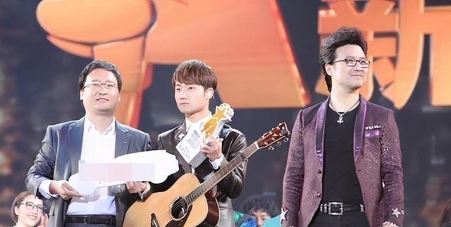 好声音夺冠后再次参赛,第一轮就被淘汰出局,被“打脸”的是谁