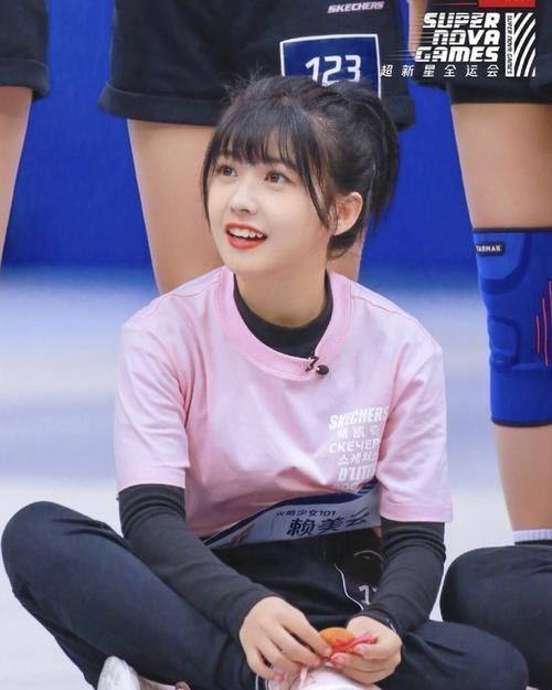 女生这几种发型留久了,发际线会上移,你的发型是这样的吗