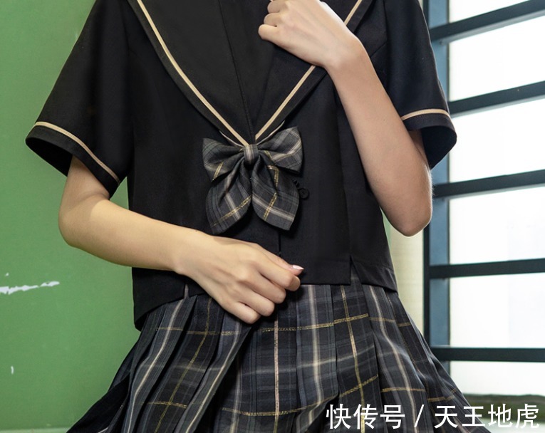 口袋|《魔尊要抱抱》JK格裙,夜漓款清新,“老年组”的铃铛是点睛之笔