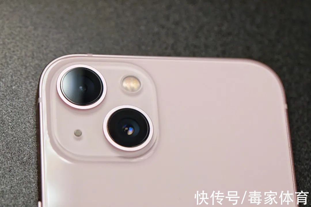 buds|iPhone13「粉色」抢先开箱实测！什么水平？