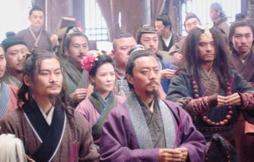 童贯|宋江临死前为何毒死李逵？只因李逵知道宋江一个天大的秘密！