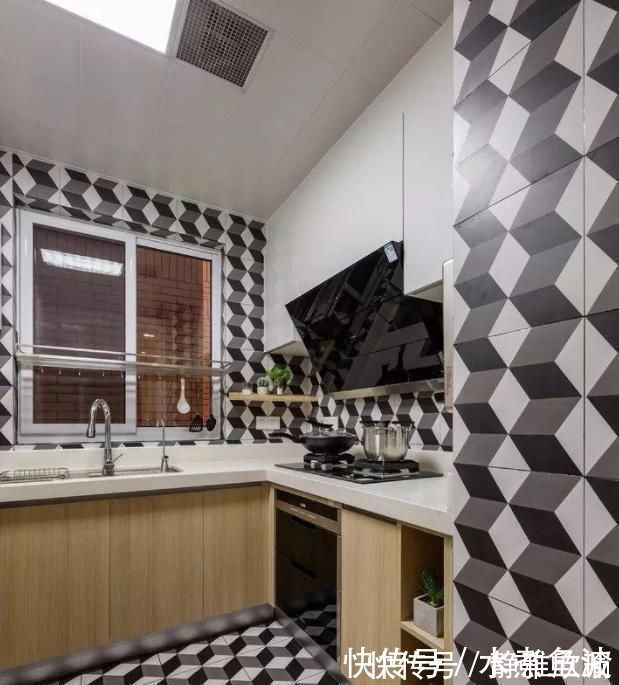 隔断|118㎡新房无玄关,老婆机智的砌道假墙,邻居后悔当初没想到