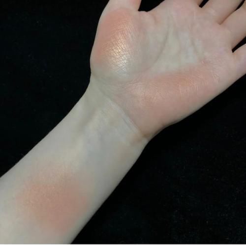 粉质|贫民窟女孩也买得起的平价腮红,衬气色还显脸小,真香!