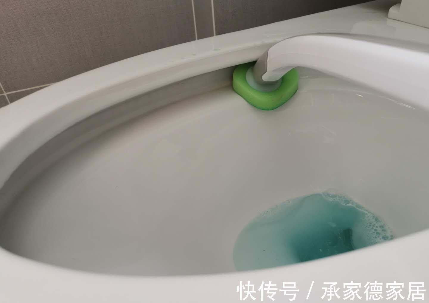 水龙头|因为“穷”,卫生间装修简简单单!添置5个小用品,高级感出来了