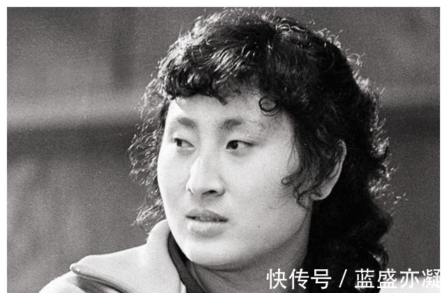 中国女排|前女排队长退役后隐居国外,远离排球,今生活美满,住1200平!