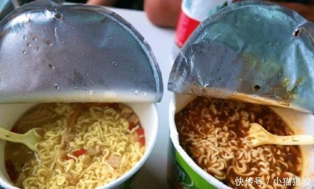 吃了半辈子泡面,今天才知包装上藏着一个小机关,用起来好神奇