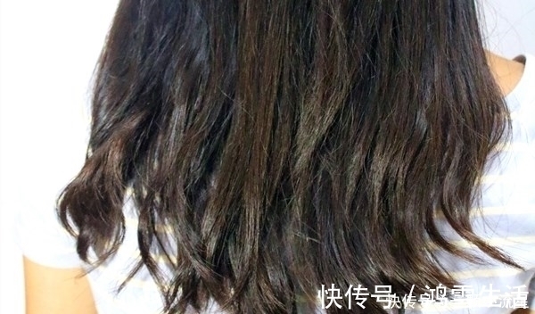 不良习惯|晚上洗的头发,第二天变油头?是怎么回事?是没洗干净吗?