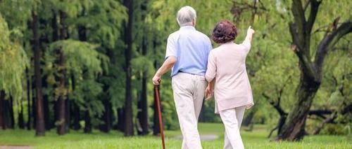 骨骼|六十岁以后,走路快的人与走路慢的人,有什么区别?