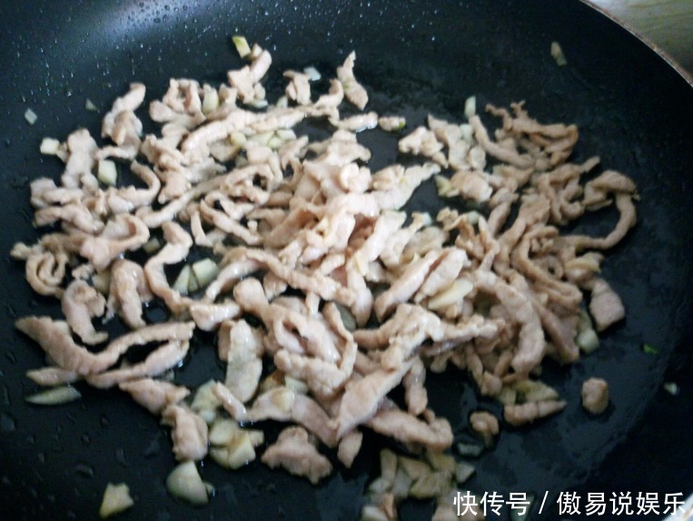 无论炒啥肉,不要直接下锅炒!大厨教你1招,嫩滑香软,还不粘锅