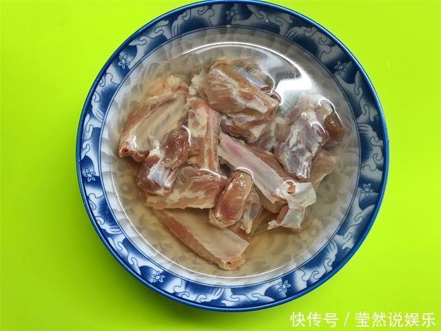 排骨不煮不炖不炸，教你秘制做法，嫩滑多汁入味，好吃不上火
