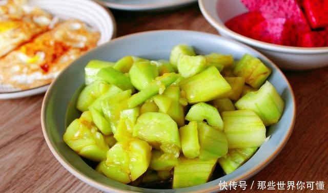 两个人的早餐,好吃又健康,有现蒸的大肉包,网友看的口水横流!