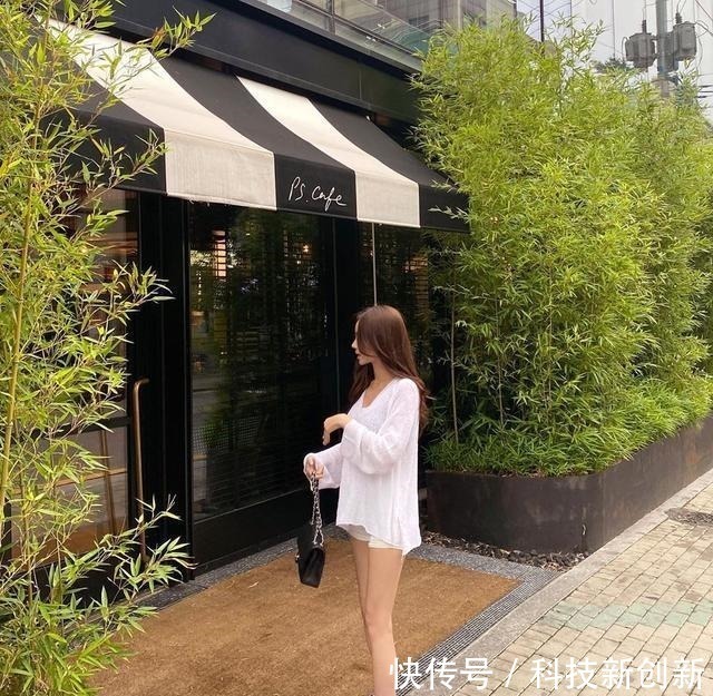 短裤 柔和的针织衫与短裤搭配,走在街上足够地吸引目光!