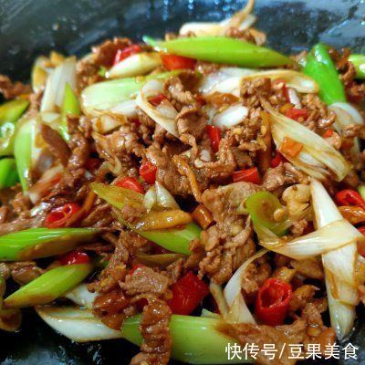 浓郁|#少盐饮食 轻松生活#微辣、葱香浓郁，羊肉香嫩不膻的葱爆羊